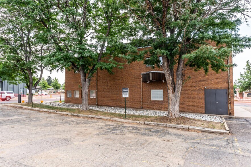 More Photos Of 5699 S Greenwood Cir, Littleton Warehouse For Sale