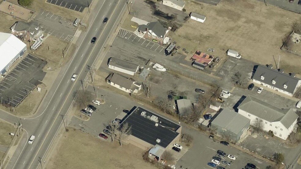 More Photos Of 17935 S Main St, Dumfries Freestanding For Sale