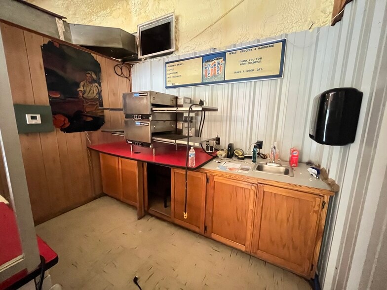 More Photos Of 7015 Highway 82, Tahlequah Convenience Store For Sale