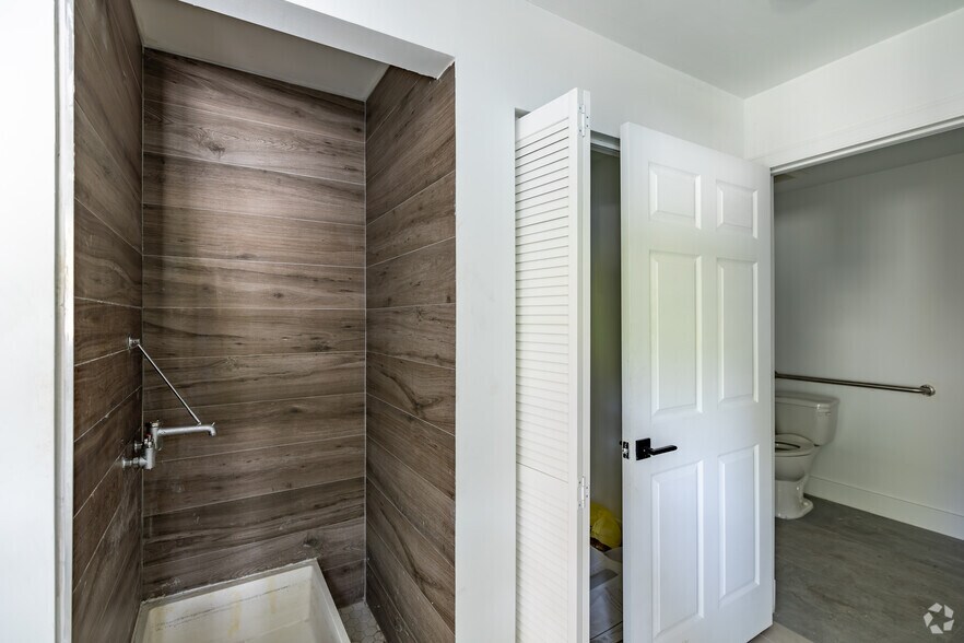 More Photos Of 4200 - 4204 NW 2nd Ave, Miami Restaurant For Sale