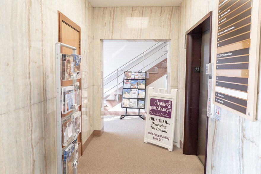 More Photos Of 131 E New York Ave, Deland Medical For Lease