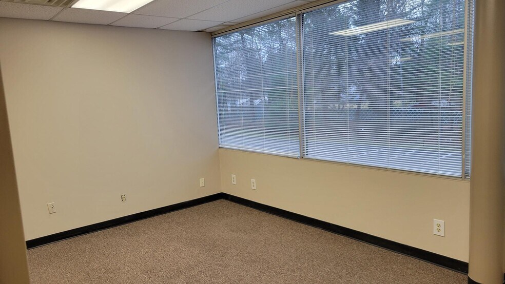 More Photos Of 310 Passaic Ave, Fairfield Office For Sale