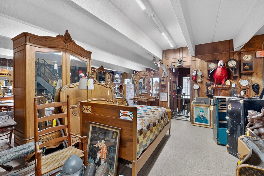 More Photos Of 2906 4th St NW, Albuquerque Warehouse For Sale