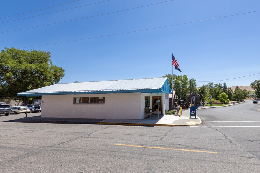 More Photos Of 96 N Main St, Dufur Post Office For Sale