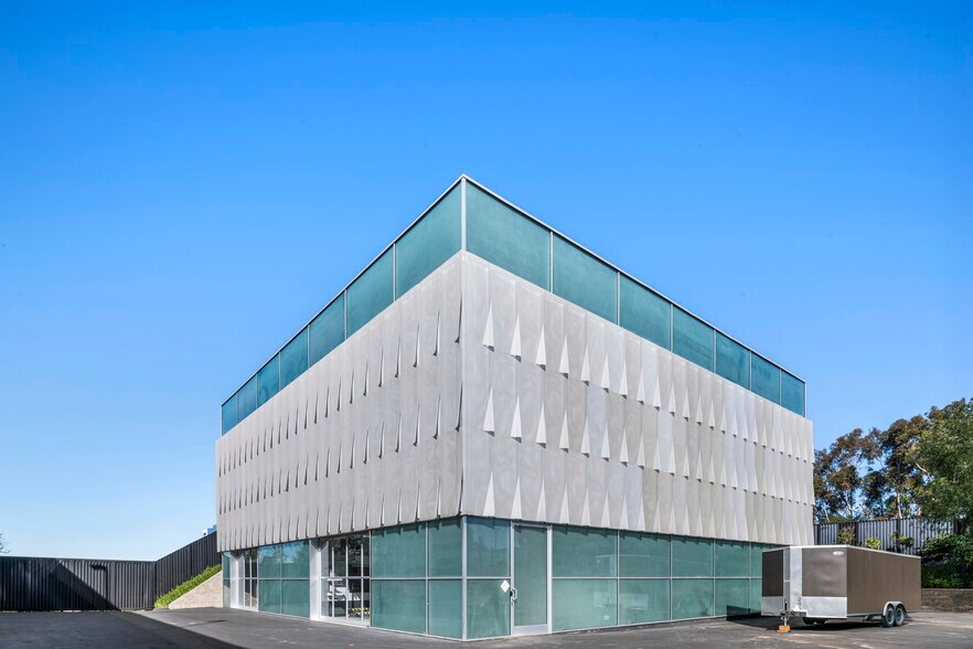 More Photos Of 9800 Campus Point Dr, San Diego Flex For Lease