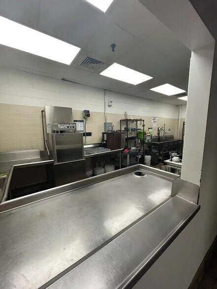More Photos Of 3100 W 2nd St, Owensboro Healthcare For Lease