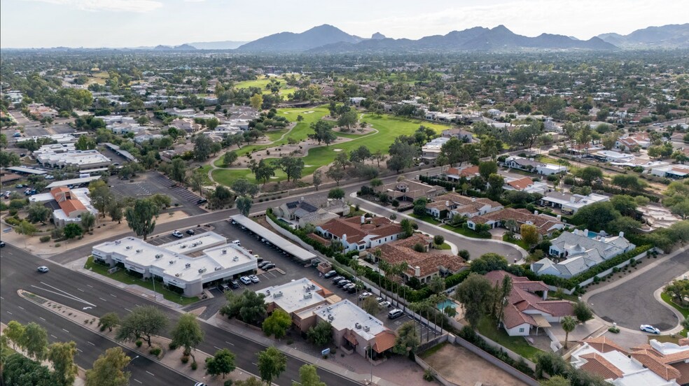 More Photos Of 10380 N Hayden Rd, Scottsdale Veterinarian Kennel For Sale