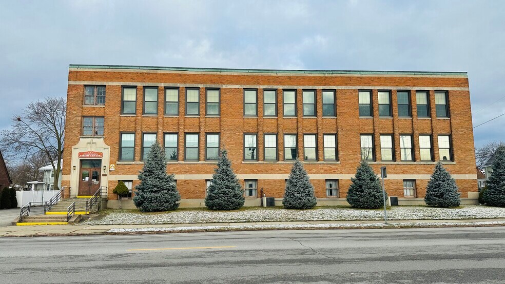 More Photos Of 1018 College Ave, Niagara Falls Schools For Sale