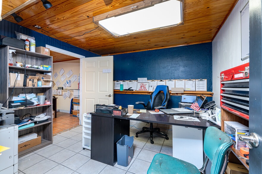 More Photos Of 23064 Harbor View Rd, Port Charlotte Warehouse For Sale