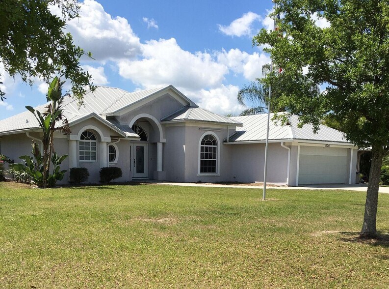 More Photos Of 12245 NE 56th Ave, Okeechobee Airplane Hangar For Sale