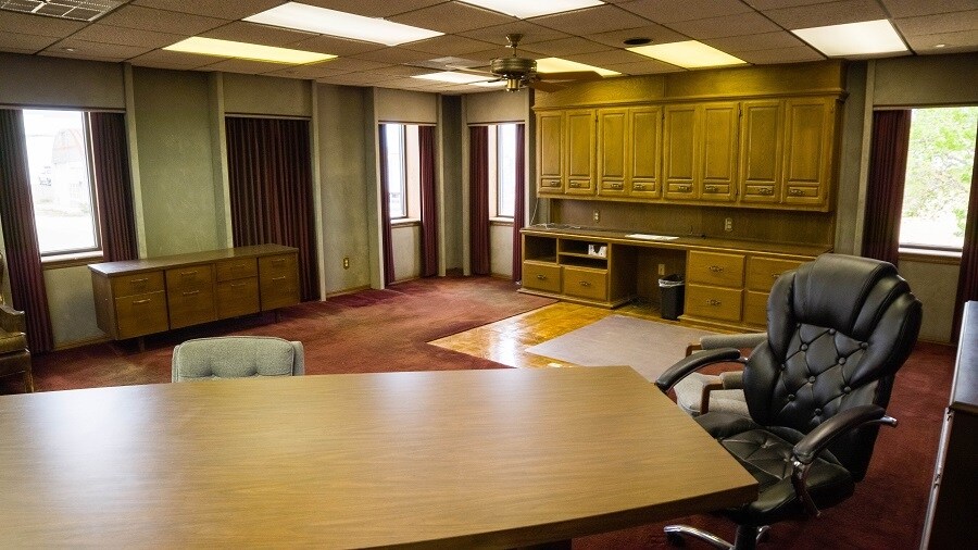 More Photos Of 4310 Oklahoma Ave, Woodward Distribution For Sale