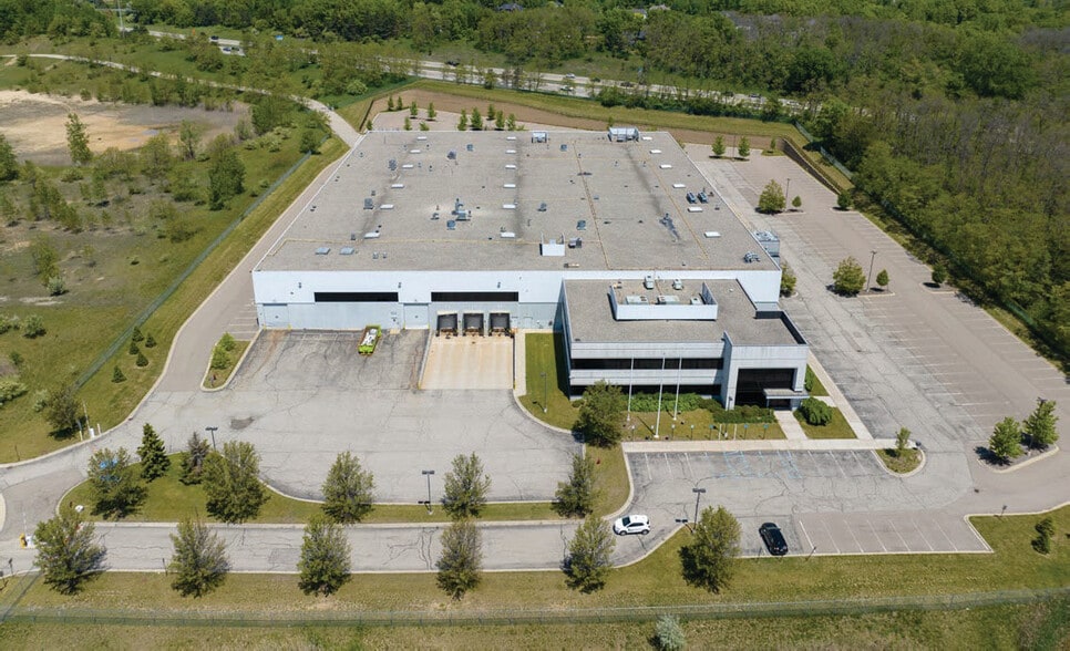 More Photos Of 5600 Bow Pointe Dr, Village of Clarkston Warehouse For Sale