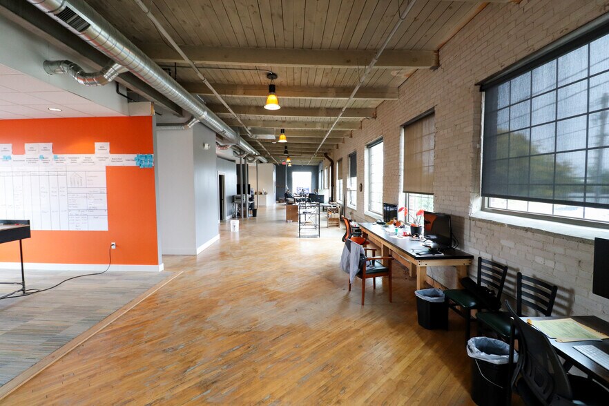 More Photos Of 1739 Elizabeth Ave NW, Grand Rapids Flex For Sale