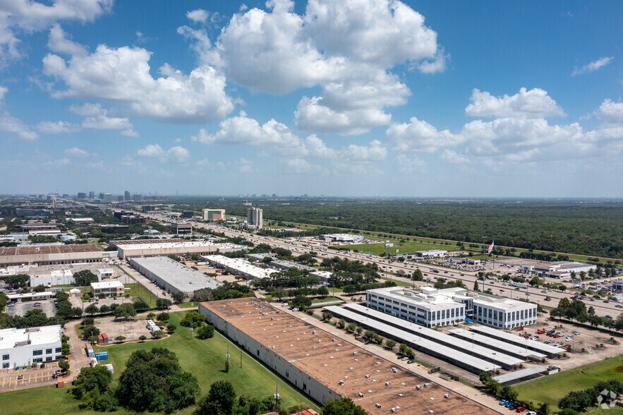 More Photos Of 17000 Katy Fwy, Houston Office For Lease