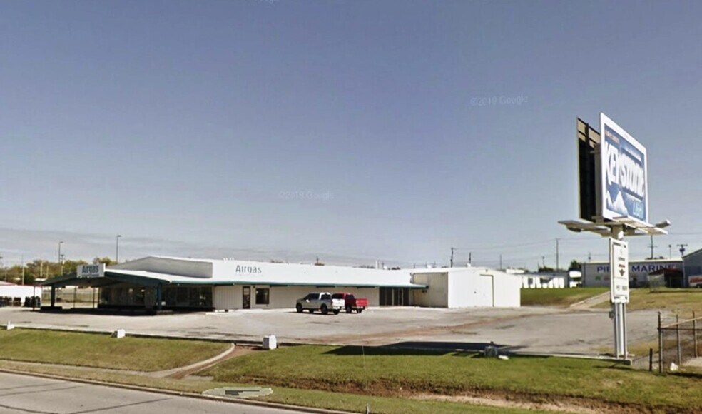 More Photos Of 1212 S Highway 81, Duncan Auto Dealership For Lease