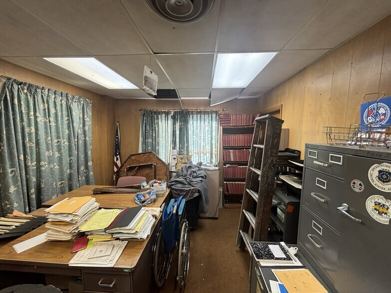 More Photos Of 60 Commerce Park Dr, Dayton Flex For Sale