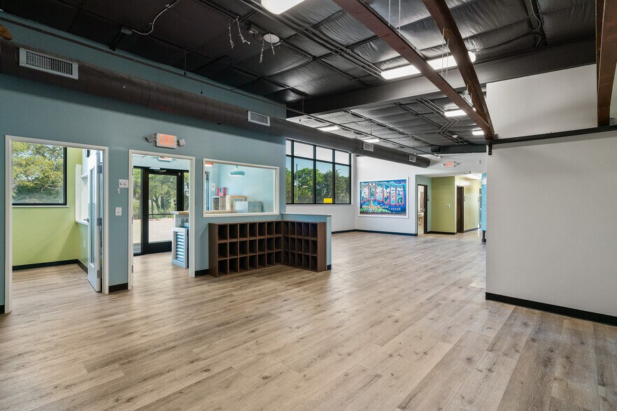More Photos Of 6111 N FM 620, Austin Daycare Center For Lease