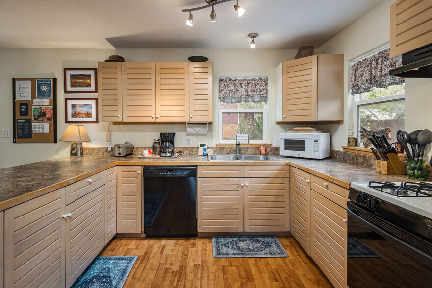 More Photos Of 168 S 100 W, Moab Specialty For Sale