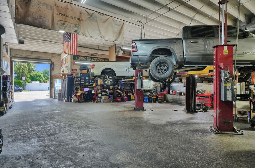 More Photos Of 7007 SW 13th Ter, Miami Warehouse For Sale