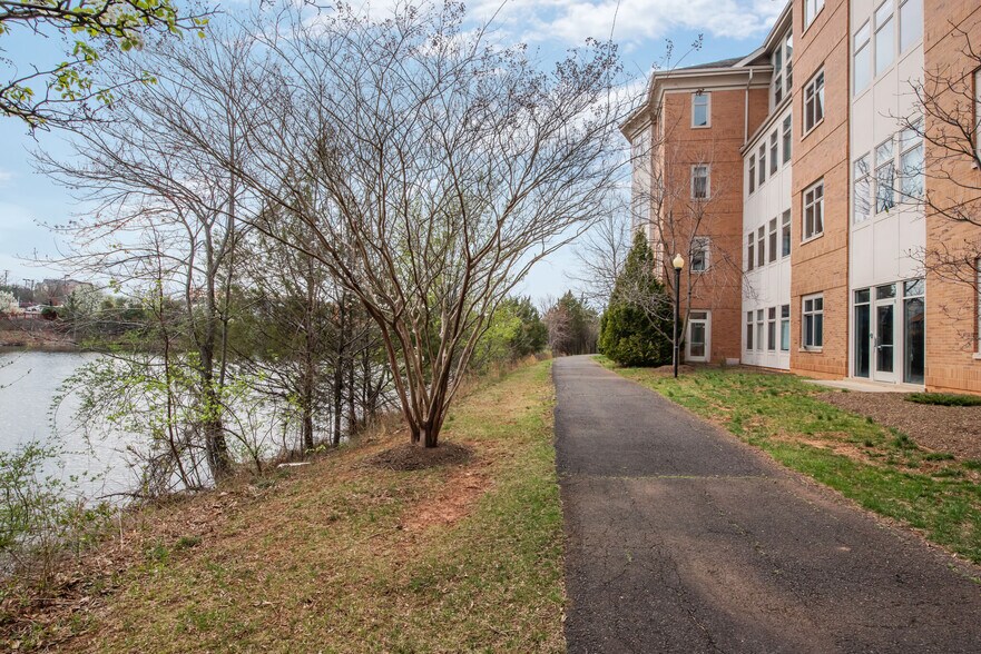 More Photos Of 46175 Westlake Dr, Sterling Medical For Lease