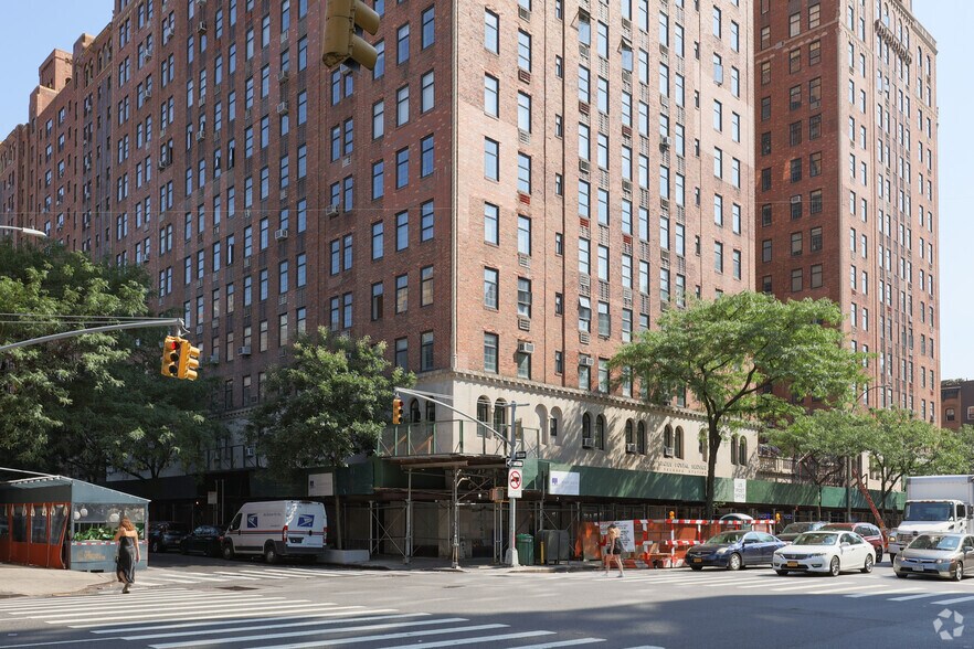 More Photos Of 219 9th Ave, New York Apartments For Sale