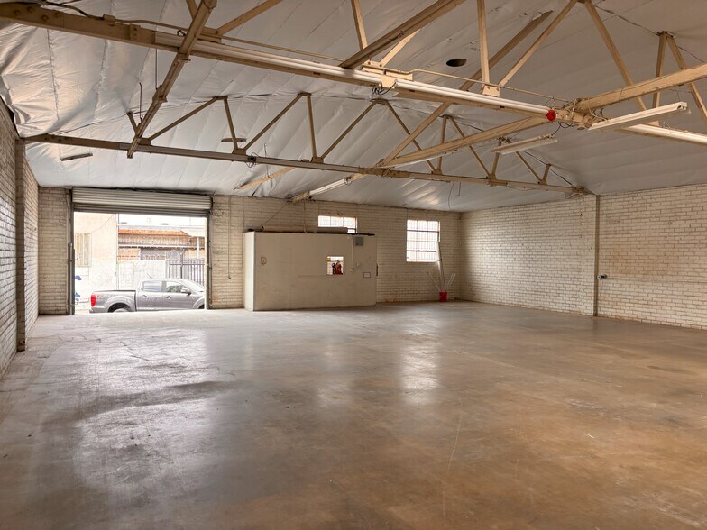 Primary Photo Of 3036 E Olympic Blvd, Los Angeles Warehouse For Sale