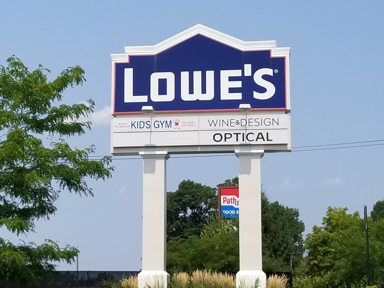 More Photos Of 639 Veterans Rd W, Staten Island Freestanding For Sale