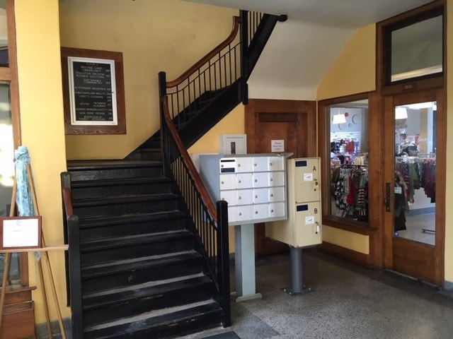 More Photos Of 125 E Charles St, Muncie Storefront Retail Office For Lease