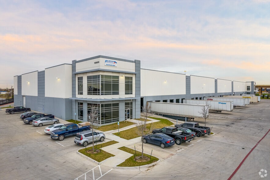 Primary Photo Of 10900 Goodnight Ln, Dallas Distribution For Lease