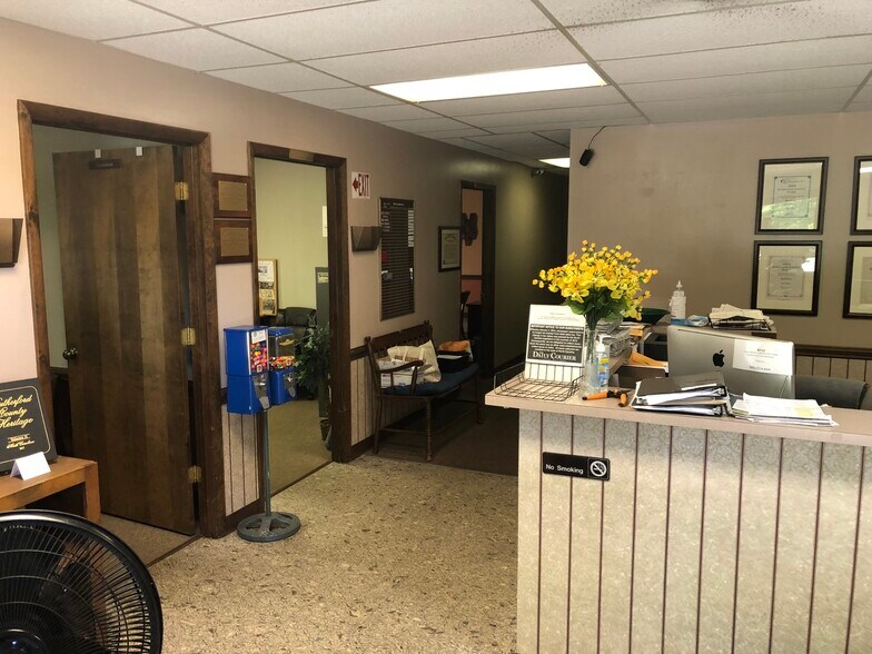 More Photos Of 601 Oak St, Forest City Light Distribution For Lease