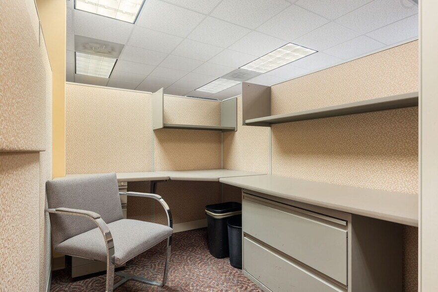 More Photos Of 828 Lynn Fells Pky, Melrose Office For Lease