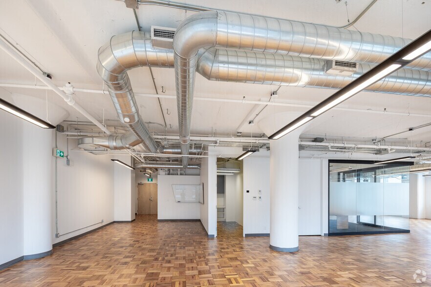 More Photos Of 119 Spadina Ave, Toronto Loft Creative Space For Lease