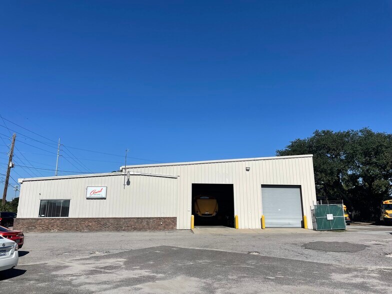 More Photos Of 4614 Rivers Ave, Charleston Service For Lease