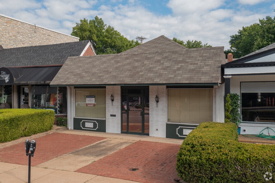 Primary Photo Of 7733 Clayton Rd, Saint Louis Office For Sale