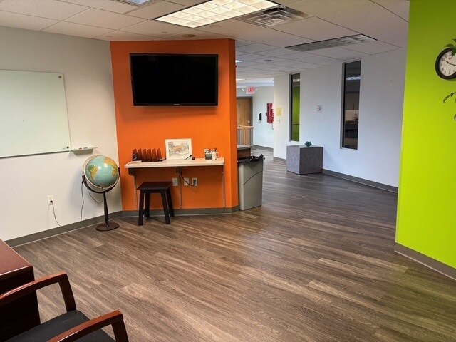 More Photos Of 111 Stow Ave, Cuyahoga Falls Office For Sale