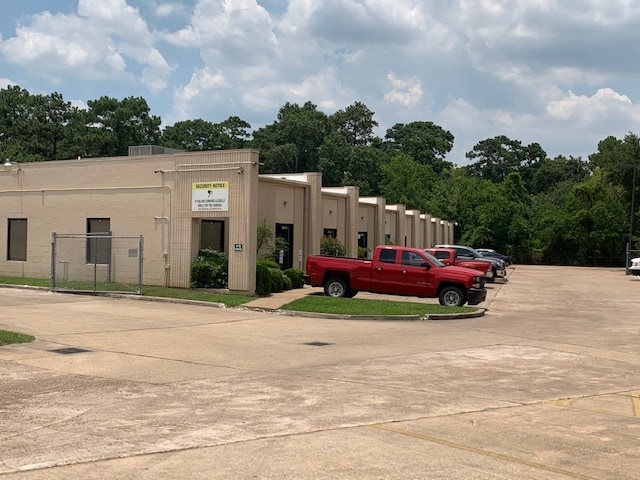 More Photos Of 11502 Cypress North Houston Rd, Cypress Light Distribution For Lease