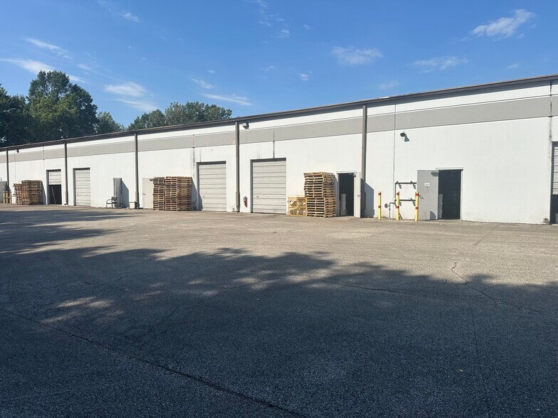 More Photos Of 2115-2155 Spicer Cv, Memphis Unknown For Lease