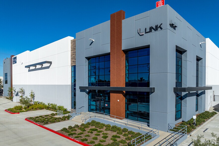 More Photos Of 112 W Alondra Blvd, Gardena Unknown For Lease