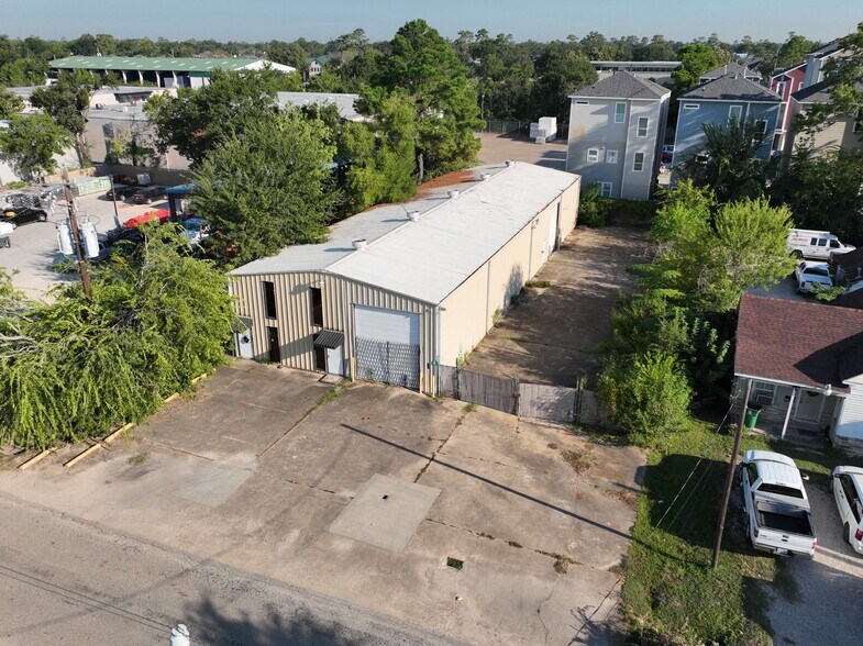 Primary Photo Of 2108 Lou Ellen Ln, Houston Warehouse For Lease