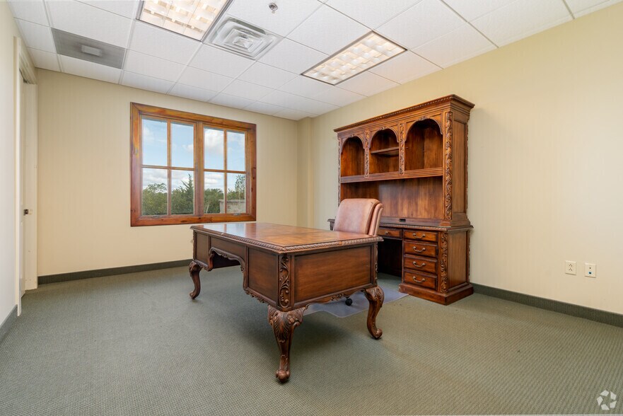 More Photos Of 1121 S Carroll Ave, Southlake Office For Lease