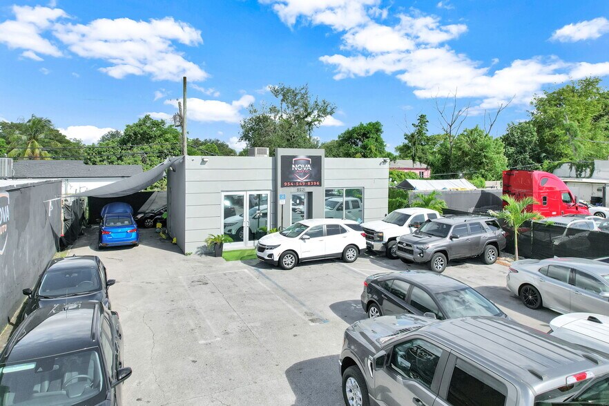 More Photos Of 9621 NW 27th Ave, Miami Office For Sale