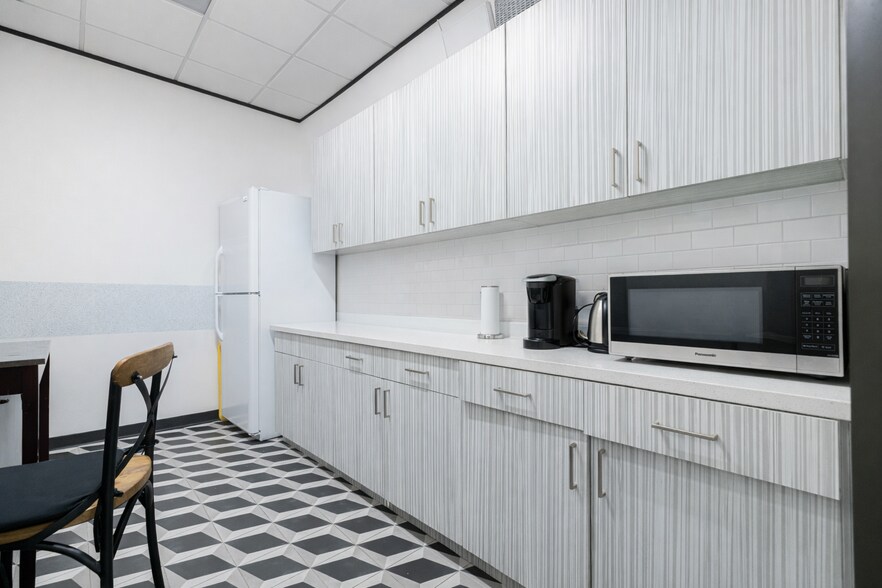 More Photos Of 5373 W Alabama St, Houston Office For Lease