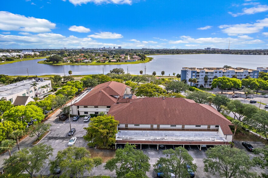 More Photos Of 400 Executive Center Dr, West Palm Beach Medical For Sale