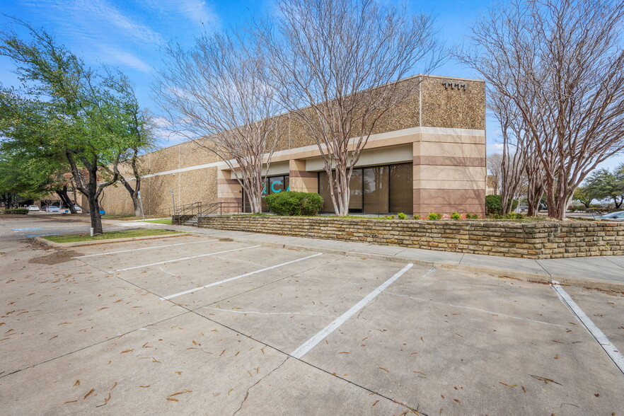 Primary Photo Of 1111 Digital Dr, Richardson Showroom For Sale