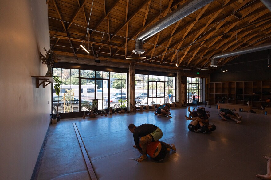 More Photos Of 1801 Blake Ave, Los Angeles Flex For Sale