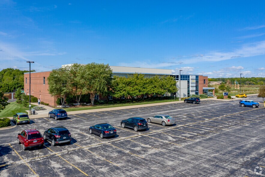 More Photos Of 1716 Lawrence Dr, De Pere Medical For Lease