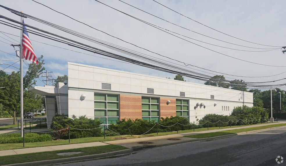 101 Jerusalem Ave, Hicksville, NY 11801 Public Library For Sale