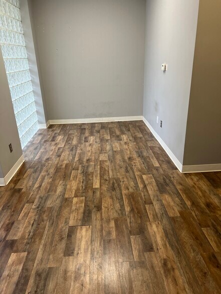 More Photos Of 8457 Andersonville Rd, Village of Clarkston Warehouse For Lease