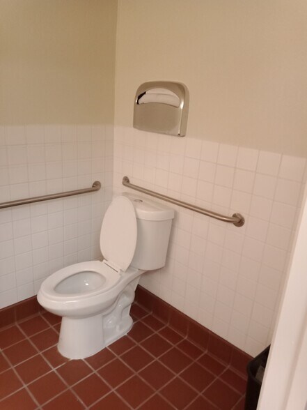 More Photos Of 1660-1690 San Pablo Ave, Pinole Medical For Lease