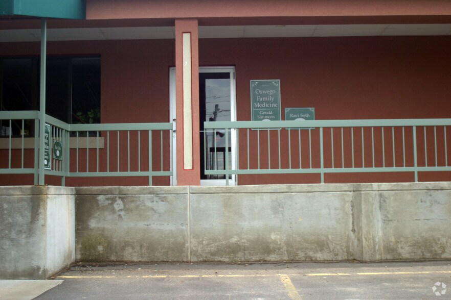 More Photos Of 11-19 4th Ave, Oswego General Retail For Lease